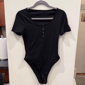 SHEIN Black Short Sleeve snap front Bodysuit medium new